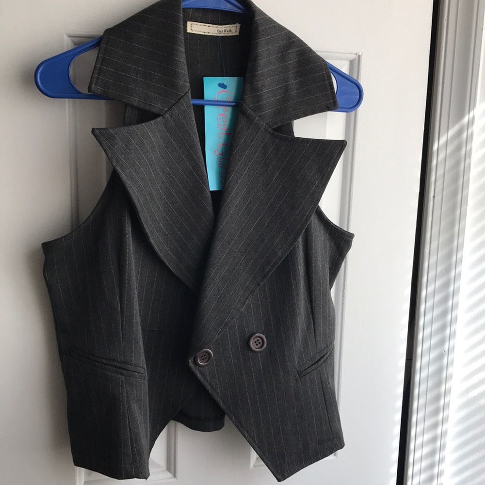 Gray vest with light pink pin stripe, size large from great glam , size large